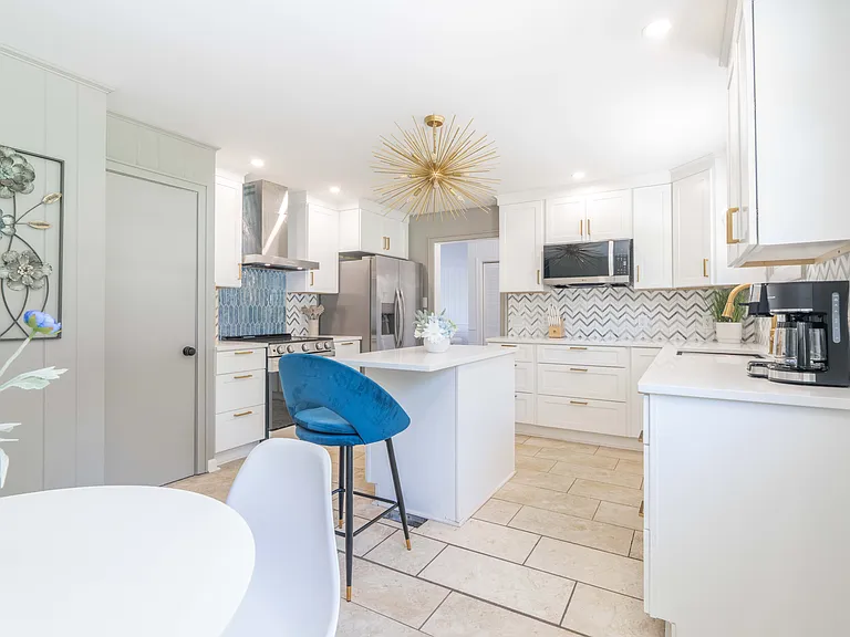 168 Oak Summit Rd #9 — Photo 2