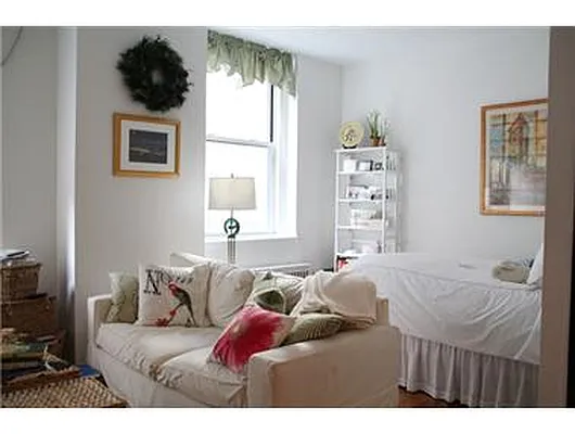 Sold by Douglas Elliman | media 15
