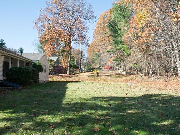4th image of 80 Pepper Rd