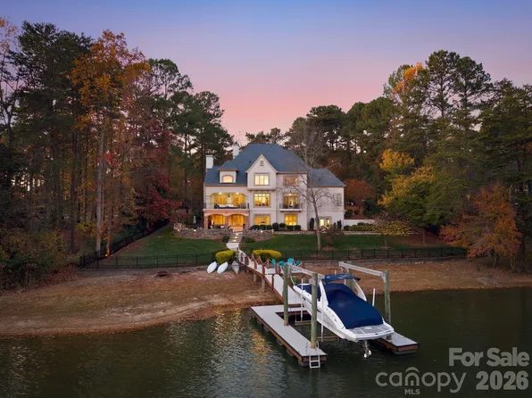 128 Brownstone Dr, Mooresville, NC 28117