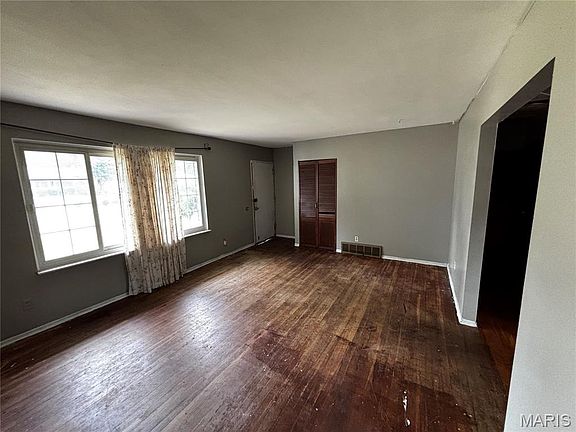 5th image of 11153 Landseer Dr