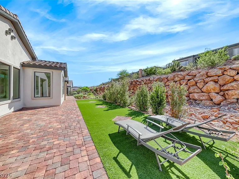 57 Stone Yucca Ct — Photo 29