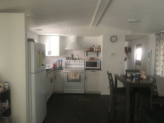 5th image of 892 W Colonial Cir