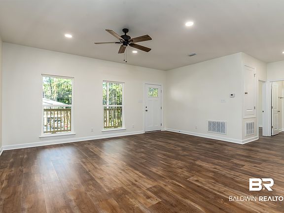 5th image of 1009 Marquette Pl