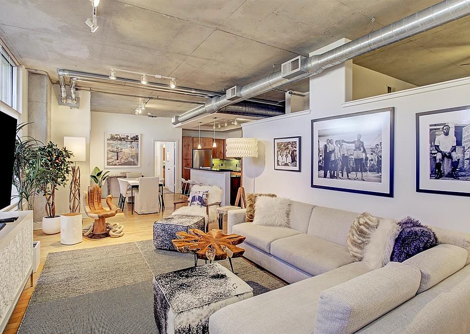 1st image of 1901 Post Oak Blvd APT 203