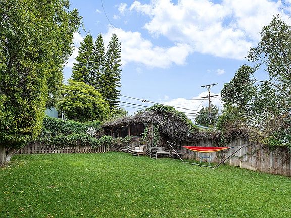 2nd image of 4195 York Blvd