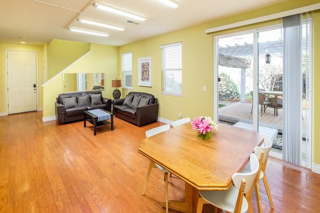 Gorgeous 3/2.5 With Office And Bonus Room (Please Read Entire Ad Before Requesting A Viewing). — Photo 4