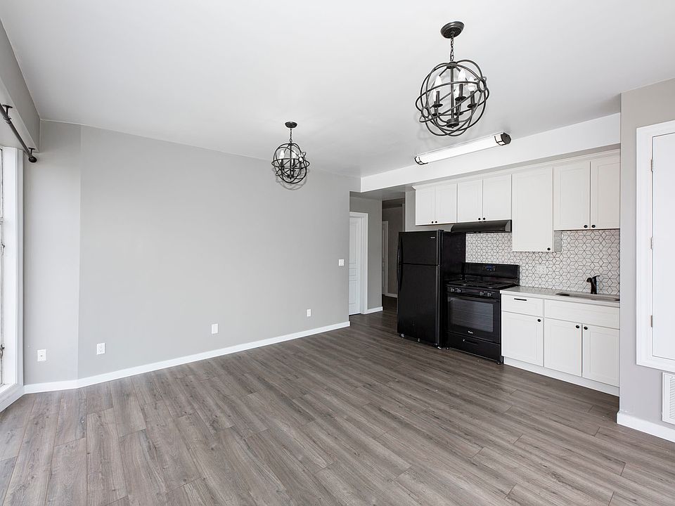 1st image of 902 Broderick St #5