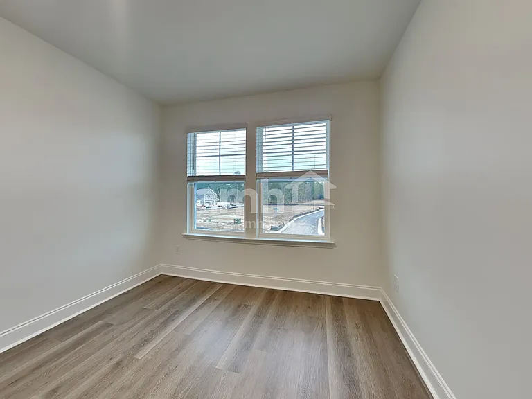 329 Armstrong Curv — Photo 16