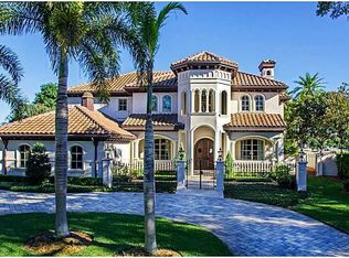 1311 Snell Harbor Dr NE, Saint Petersburg, FL 33704