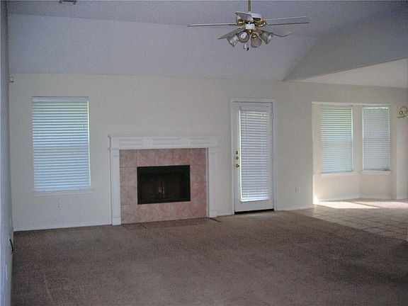 3rd image of 1007 Fern Dr