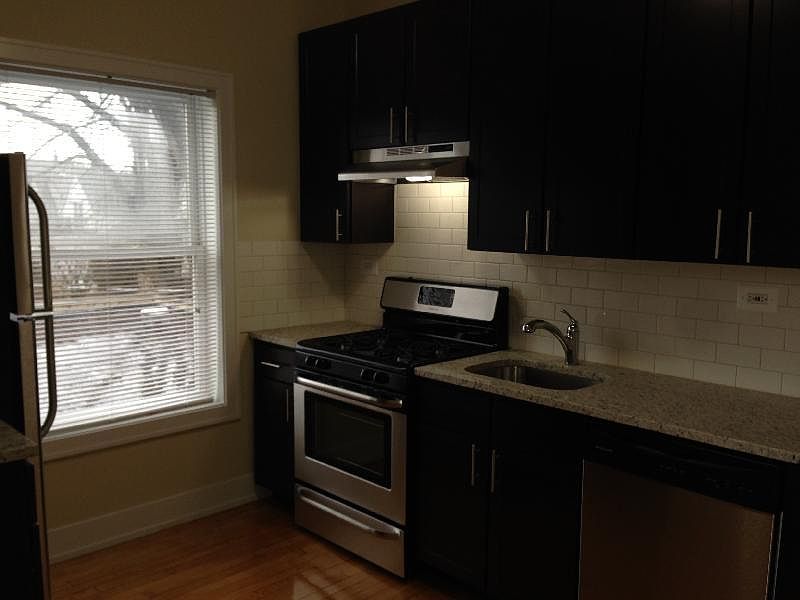 1st image of 1833 W Foster Ave #2B