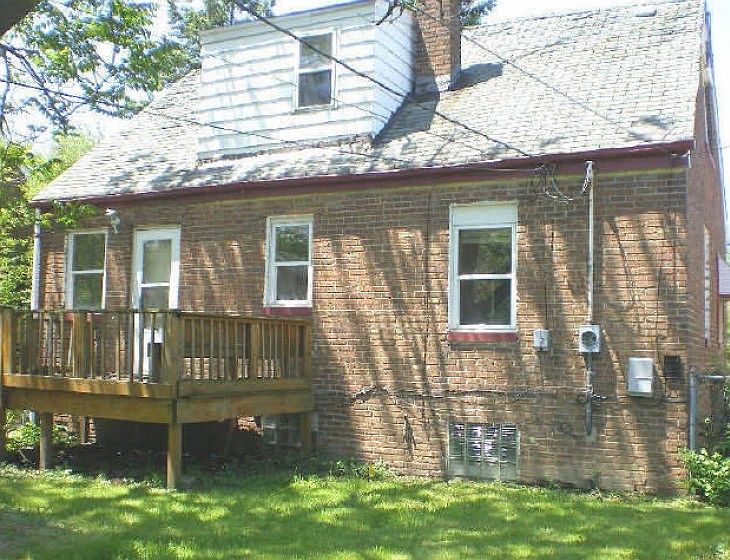 2nd image of 1141 Whitcomb St