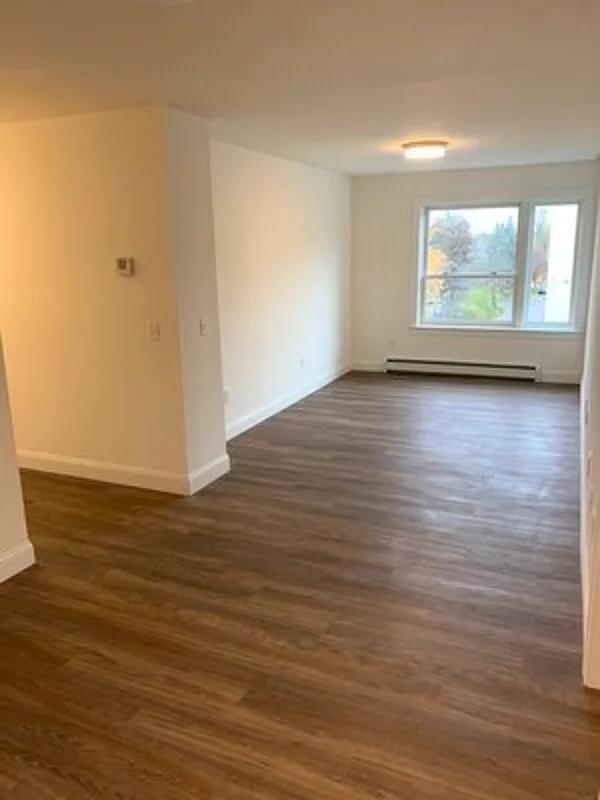 4 bed, 1.5 bath, $4,480 — Photo 4