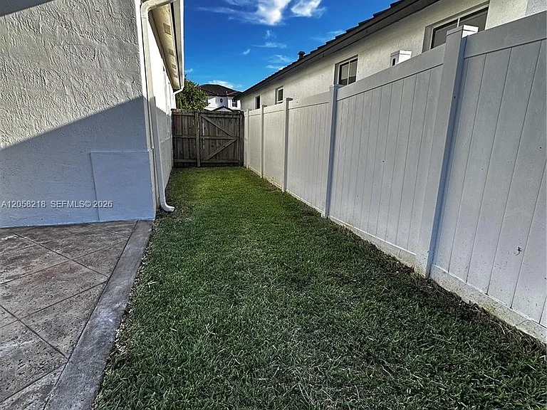 14521 SW 13th Ter — Photo 3
