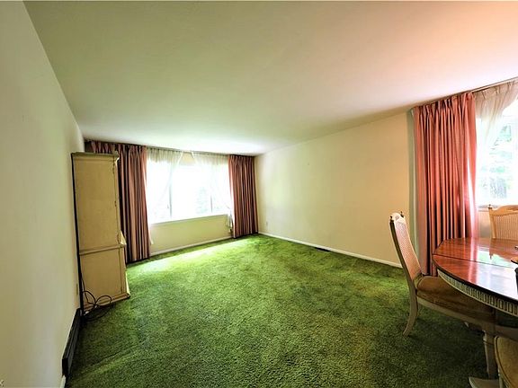 4th image of 422 Imperial Dr