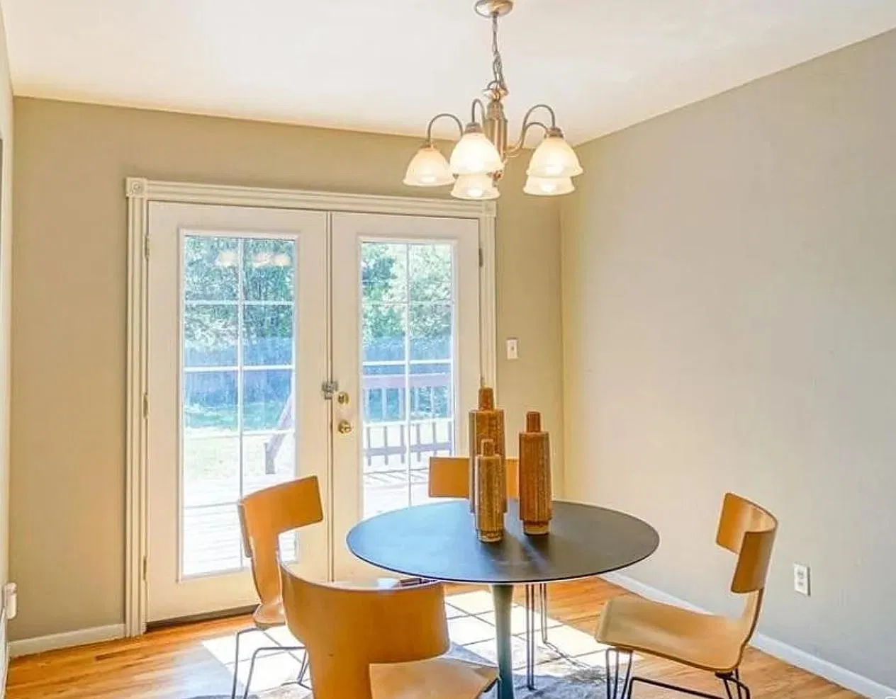 5 bed, 2014 sqft, $2,900 — Photo 4