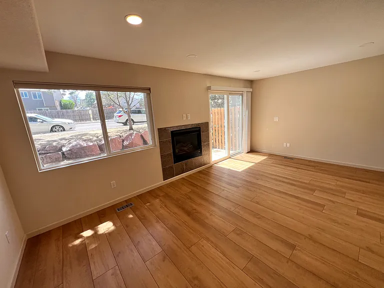 2070 Gonzaga Point — Photo 8