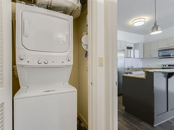 5th image of 711 W 26th St APT 702