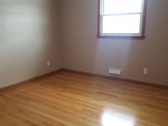 3rd image of 2813 Wesleyan Ave