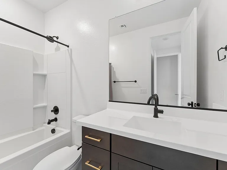 1524 E Carob Ct — Photo 24