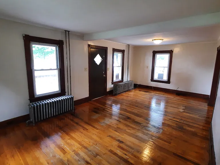 414 Lower Main St — Photo 8