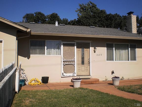 3rd image of 1828 Rosewood Drive