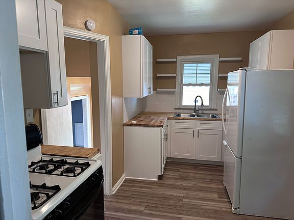 5th image of 927 Selwyn Rd