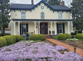 305 S Main St, Versailles, KY