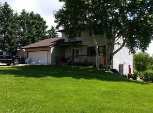 7050 Pioneer Trl, Loretto, MN 55357