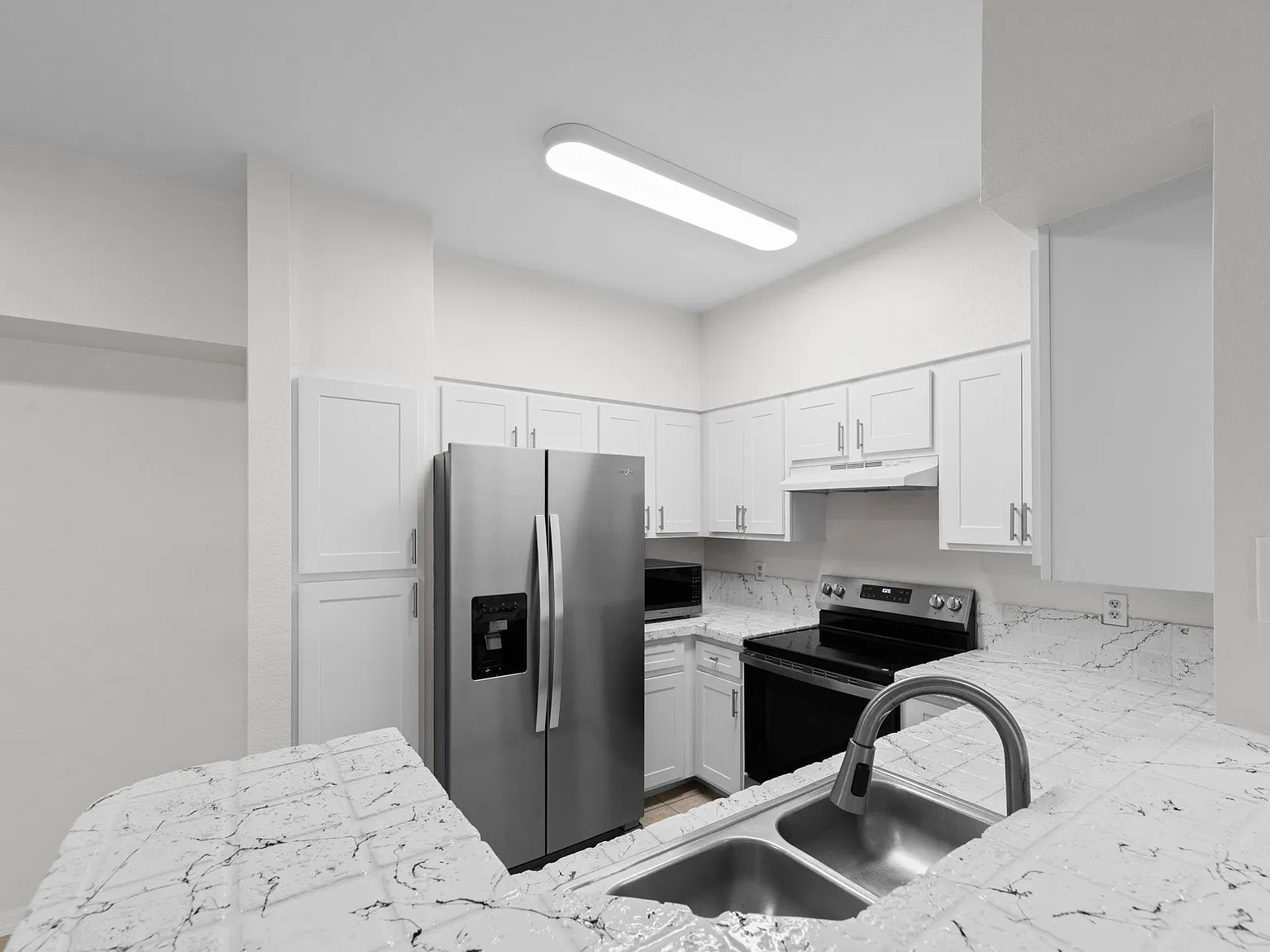 2 bed, 1006 sqft, $1,700 — Photo 4