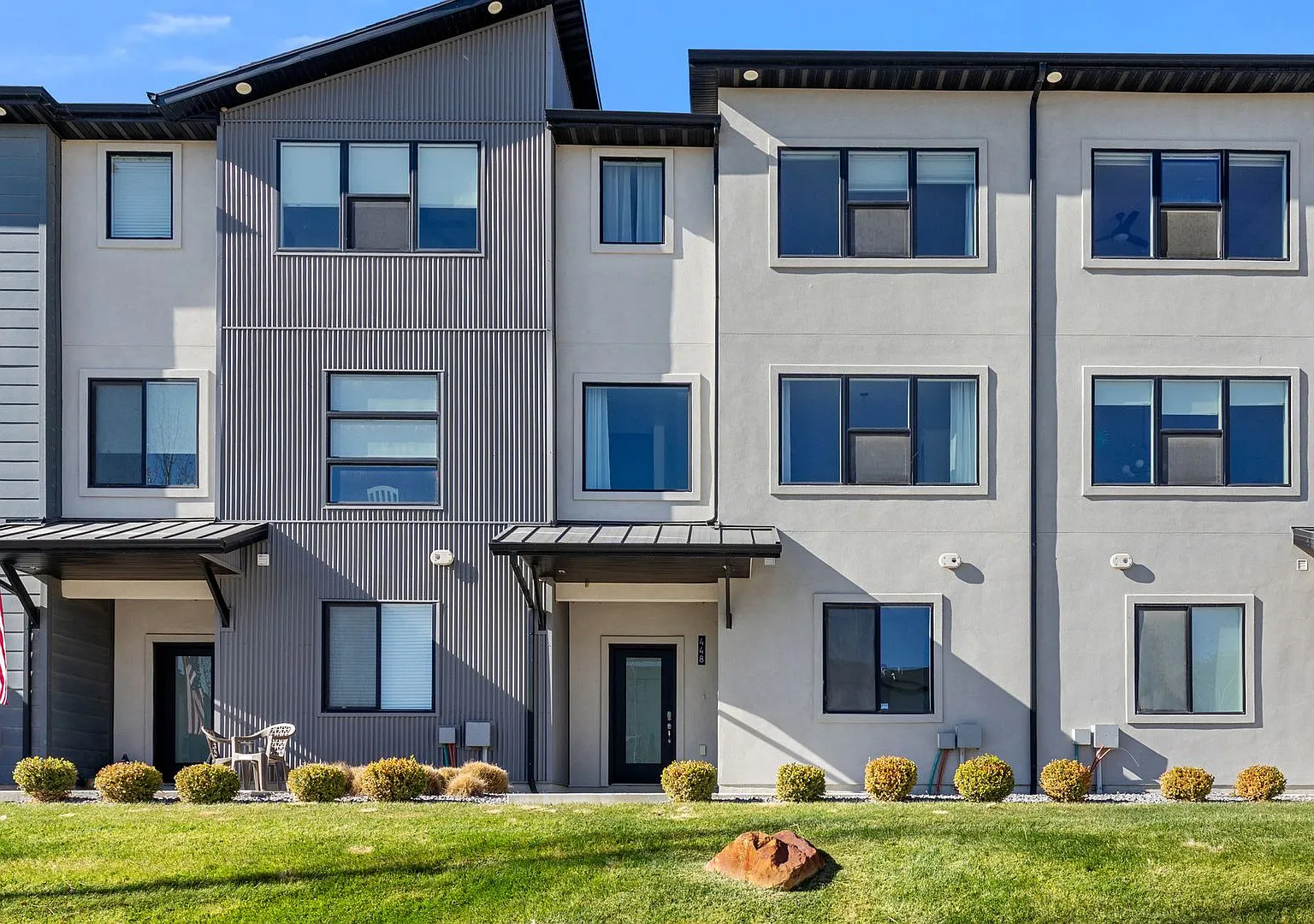 Modern 4 Bed / 3 Bath Home in American Fork | Pool + Pickleball — Photo 1