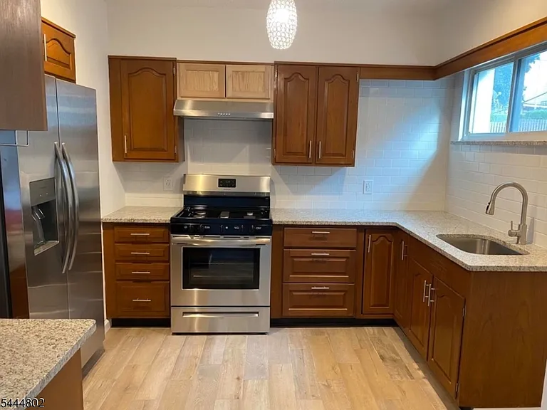 132 Nelson Ave — Photo 4