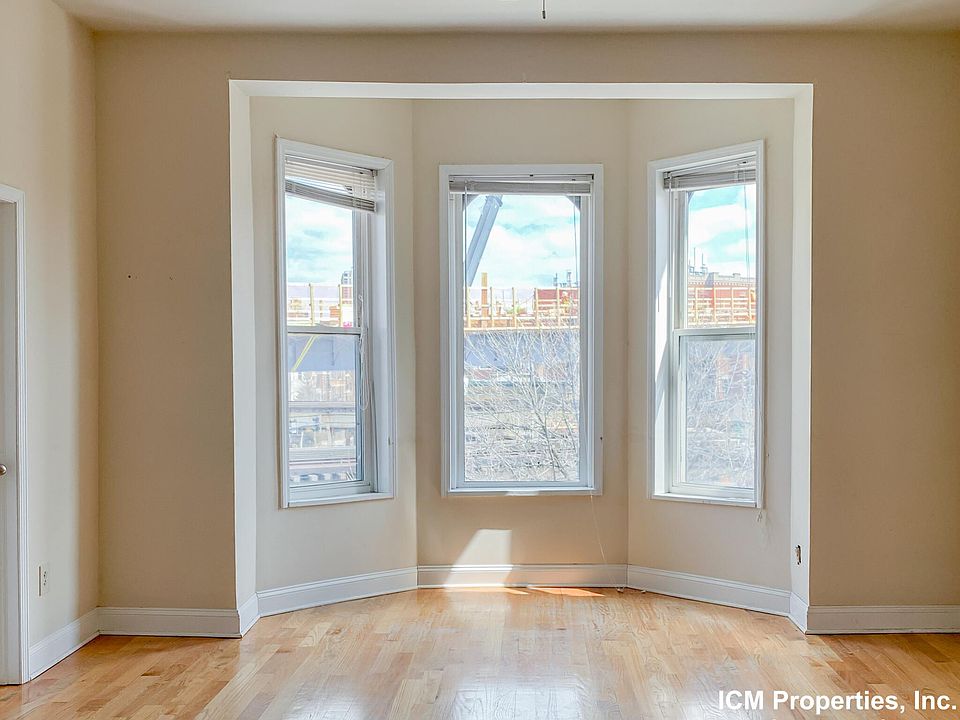 1st image of 3356 N Sheffield Ave #3A