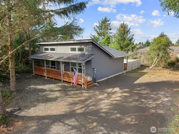 158 N Wynoochee Drive SW, Ocean Shores, WA 98569