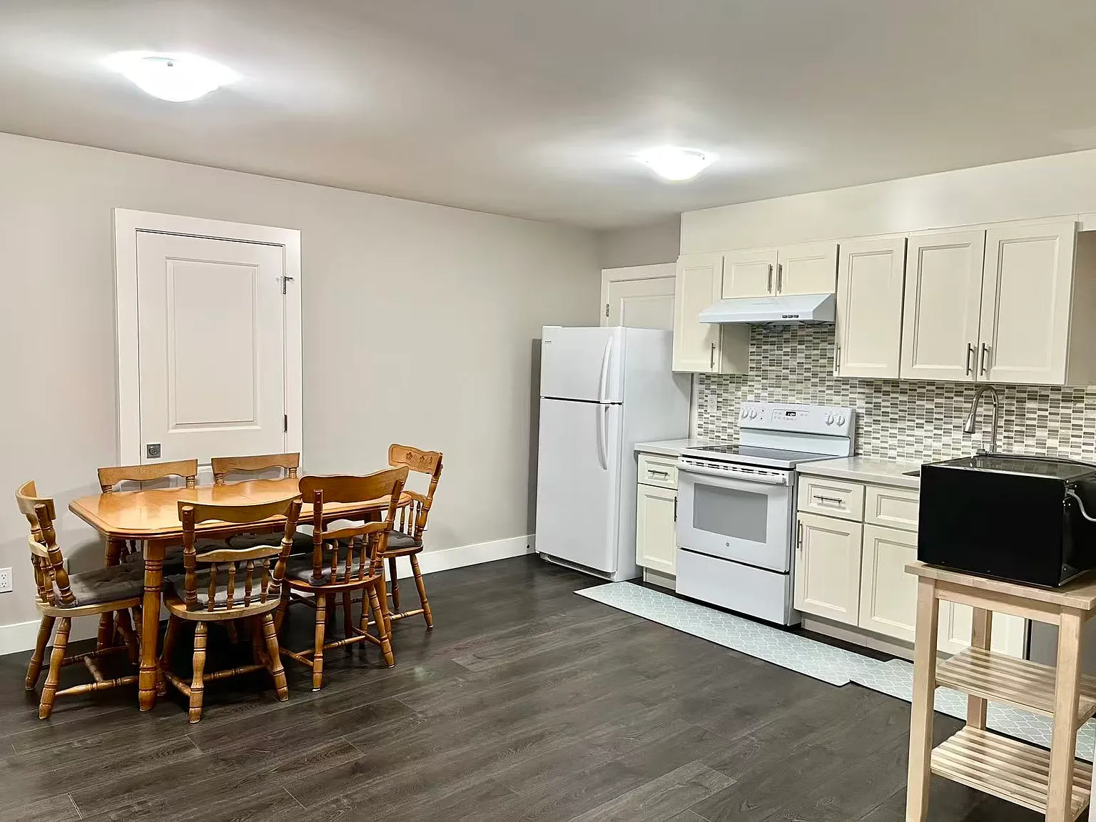 2 bed, 800 sqft, $1,850 — Photo 2