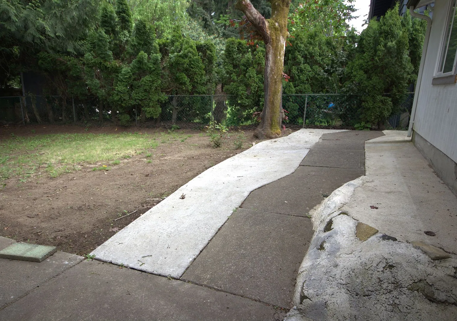 1412 — Photo 3