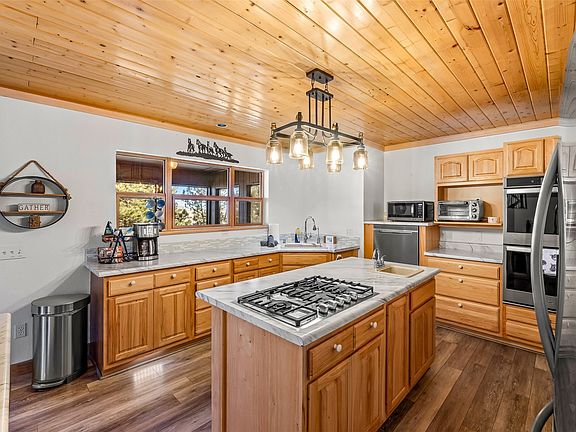 3rd image of 2028 Redhill Rd