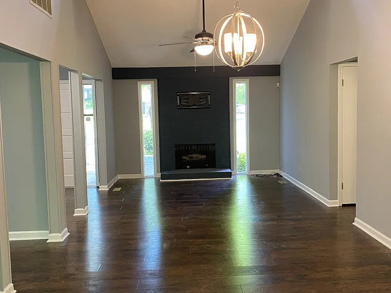 3827 Cavalier Dr — Photo 3