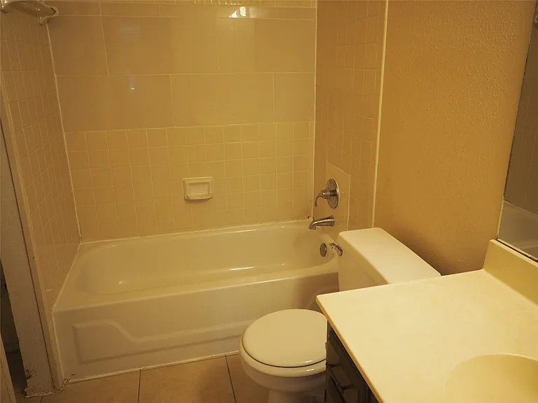 1403 Hermitage Dr — Photo 13