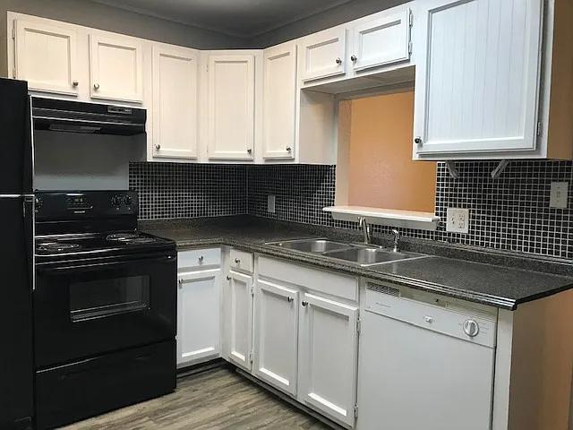 1624 Aquarena Springs Dr #B114 — Photo 1