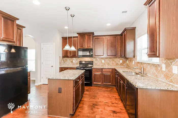 2750 Huntcliffe Dr — Photo 6