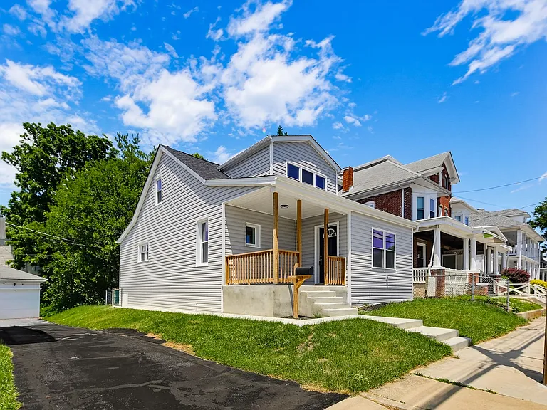837 Virginia Ave — Photo 2