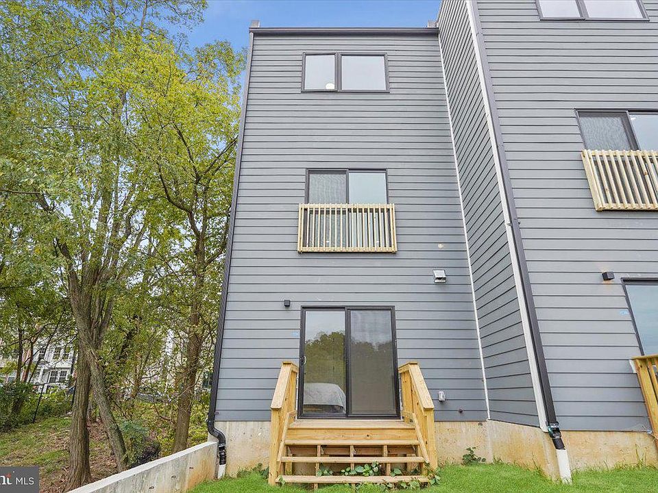 2nd image of 2531 1/2 Elvans Rd SE