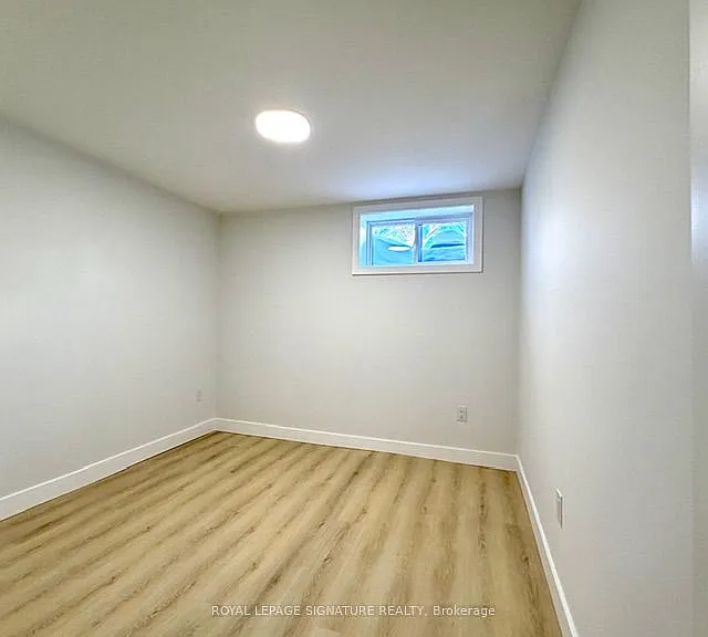 293 Glebemount Ave #LOWER — Photo 8