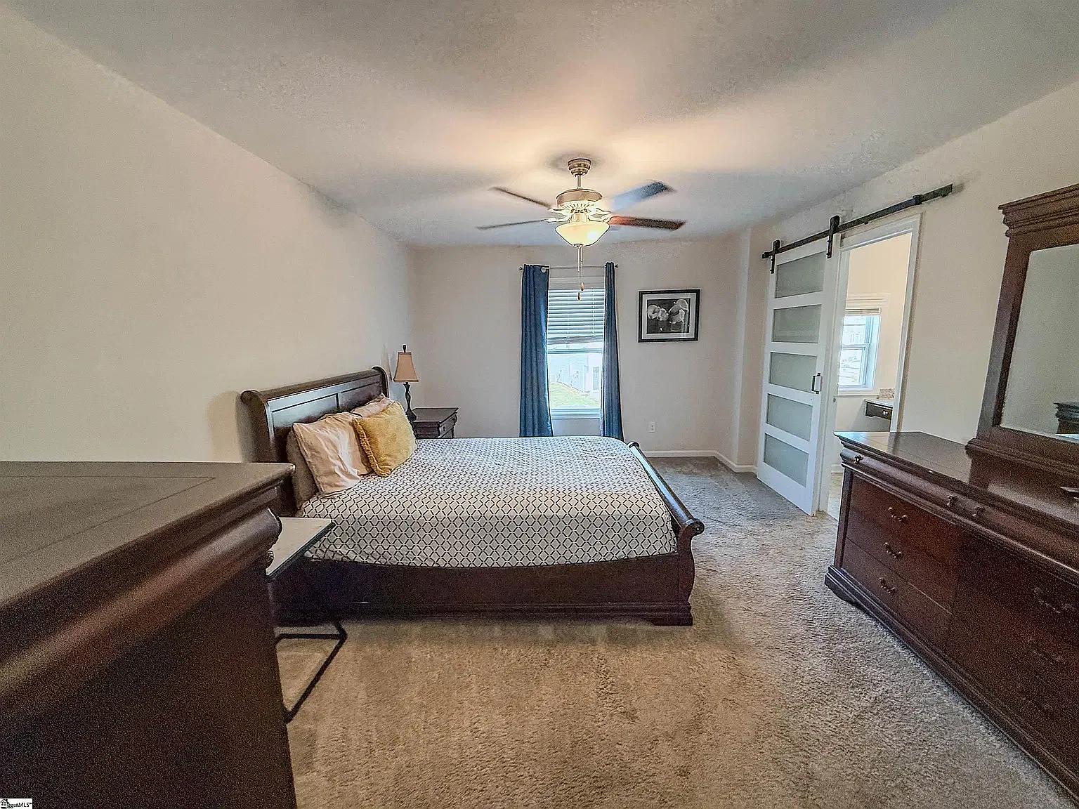 3 bed, 2.5 bath, 1435 sqft, $1,750 — Photo 4