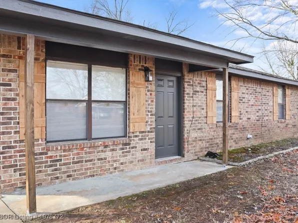 101 Cesar St, Pocola, OK 74902