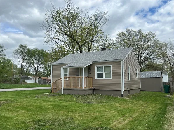 576 N Moffet Ave, Decatur, IL 62522