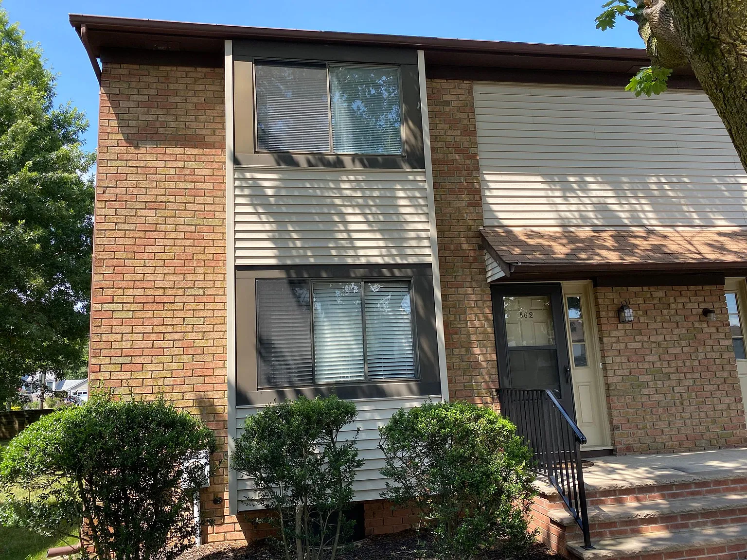 3 bed, 2.5 bath, 1600 sqft, $3,200 — Photo 1