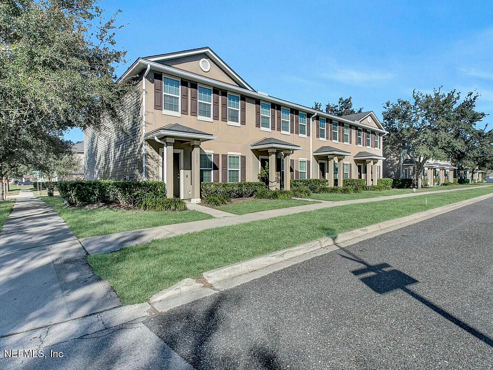 1st image of 2767 HOLLYBROOK Lane